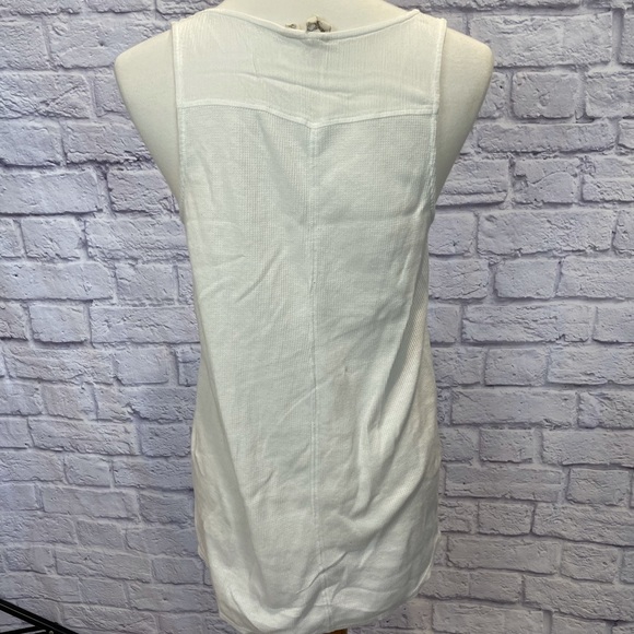 Hermosa Henley Tank Top - Picture 6 of 9